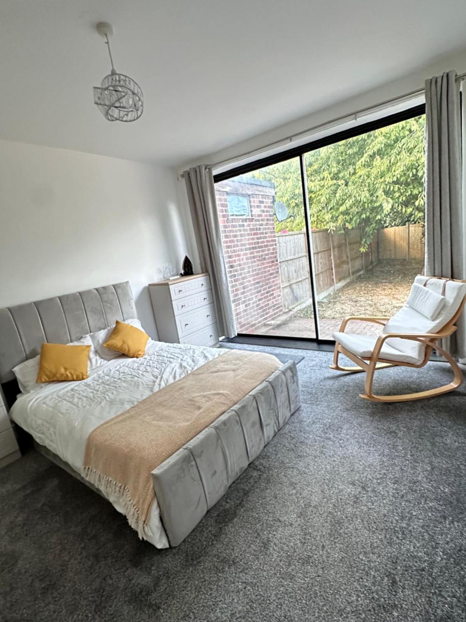 Holiday home Spacious 4br Near The Nec The Airport And Heartlands Hospital *